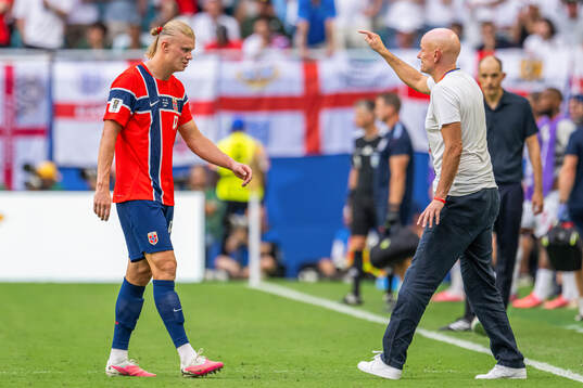 Erling Braut Haaland and head coach Ståle Solbakken of