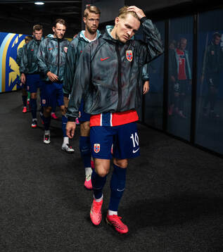 Martin Ødegaard and players of Norway