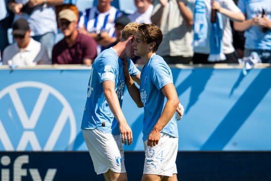 Malmö FFs Malte Frejd Pålsson och Oscar Sjöstrand jublar