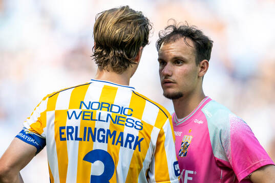 IFK Göteborgs målvakt Elis Bishesari och August