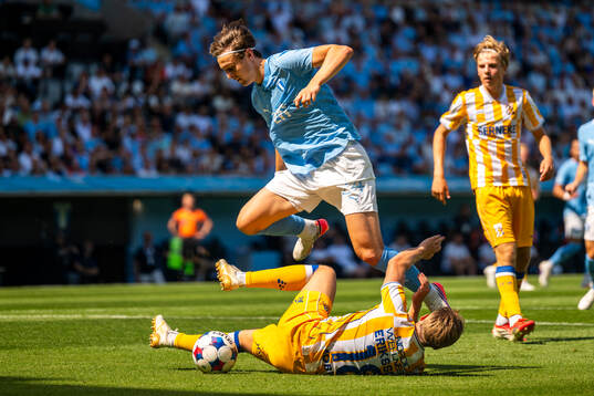 Malmö FFs Oscar Sjöstrand och IFK Göteborgs Felix