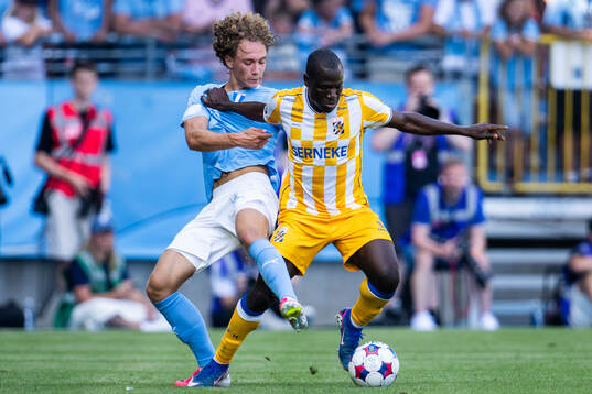 Malmö FFs Anton Höög och IFK Göteborgs Saidou Alioum