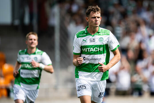Västerås Mikkel Ladefoged jublar