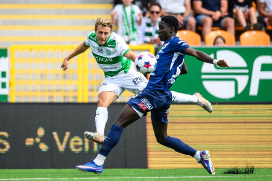 Västerås Simon Gefvert och Degerfors Samba Diatara