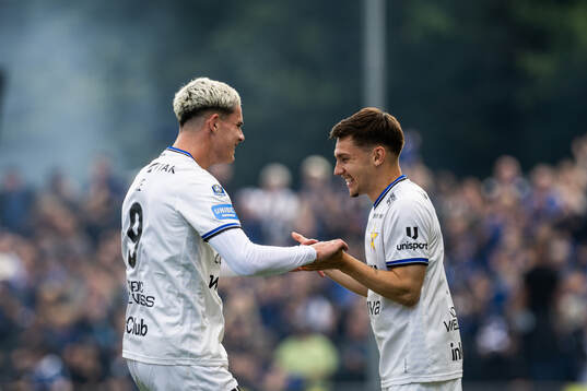 Sirius Robbie Ure och Isak Bjerkebo jublar