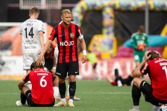 Brommapojkarnas Simon Strand deppar