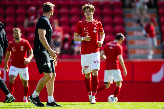 Niklas Jensen Wassberg of Brann warms up