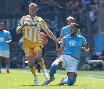 IFK Göteborgs Adam Bergmark Wiberg och Malmö FFs Andrej
