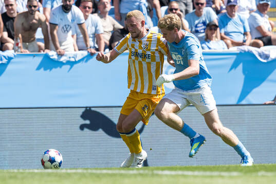 IFK Göteborgs Adam Bergmark Wiberg och Malmö FFs Malte
