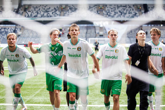 Hammarbys spelare Victor Eriksson, Oscar Steinke Brånby,