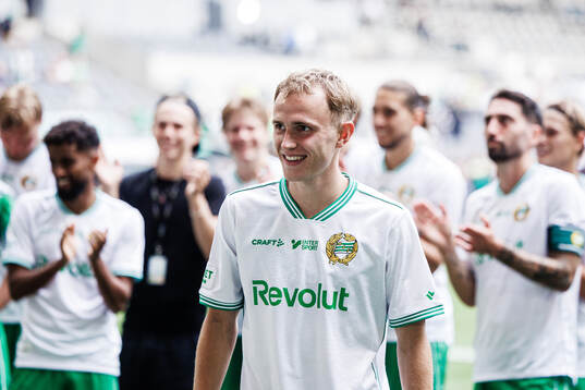 Hammarbys Victor Lind jublar efter´ fotbollsmatchen i