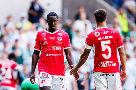 Kalmars Aboubacar Keita och Melker Hallberg deppar