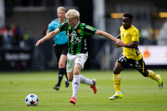 GAIS Robert Frosti Thorkelsson och Elfsborgs Momoh Ibrahim