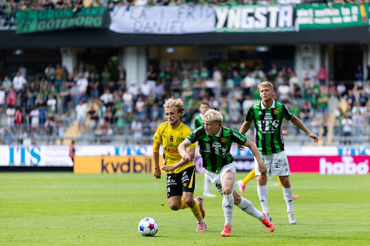 Elfsborgs Julius Beck och GAIS Robert Frosti Thorkelsson