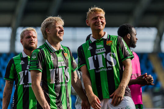 GAIS Robert Frosti Thorkelsson och Joackim Fagerjord jublar
