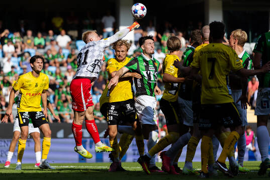 Elfsborgs målvakt Isak Pettersson och GAIS Samuel Salter