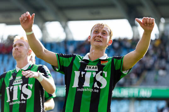 GAIS Robin Wendin Thomasson och Henry Sletsjøe jublar