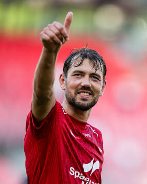 Fredrik Pallesen Knudsen of Brann celebrates
