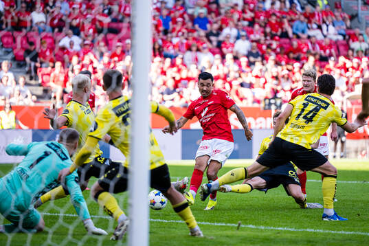 b09 missing a chance to score