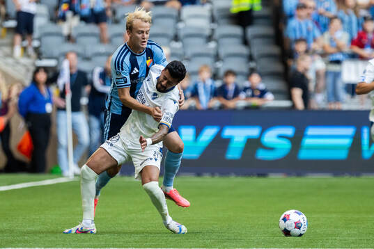 Djurgårdens Oskar Fallenius och Halmstads Rami Kaib
