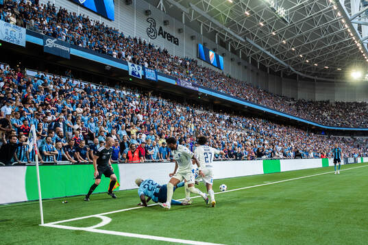 Djurgårdens Joel Asoro samt Halmstads Rami Kaib och Rocco
