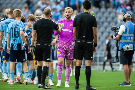Djurgårdens målvakt Jacob Rinne jublar