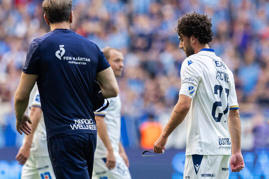 Halmstads Rocco Ascone lämnar planen