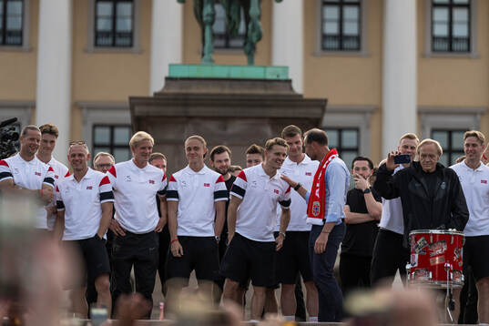 Martin Ödegaard of Norway and Crown Prince Haakon of