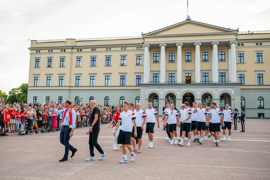 Crown Prince Haakon of Norway, head coach Ståle Solbakken,