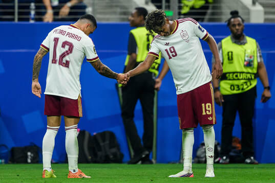 Pedro Porro and Lamine Yamal of Spain celebrate