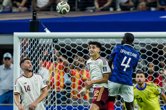Pau Cubarsi of Spain and Dayot Upamecano of France