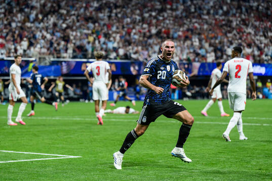 Alexis Mac Allister of Argentina celebrates