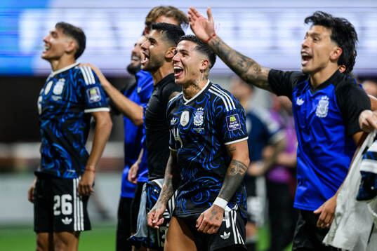 Enzo Fernandez of Argentina celebrates