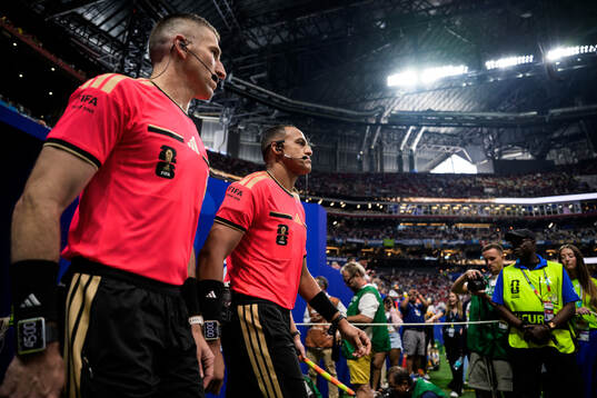 Referee Ismail Elfath