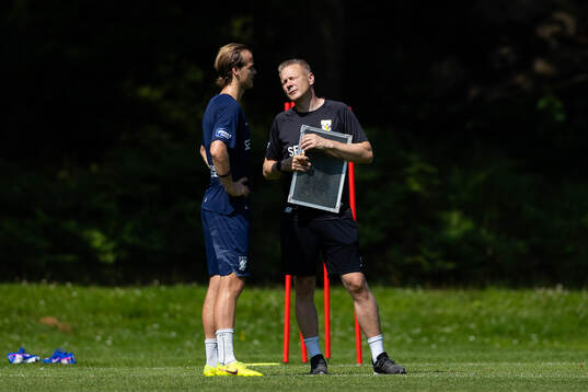 IFK Göteborgs August Erlingmark och tränare Stefan