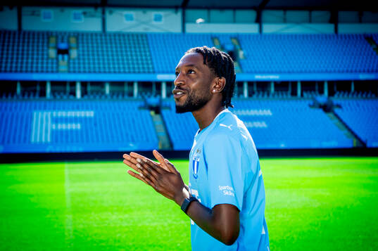 Malmö FF presenterar Warren Kamanzi som ny spelare