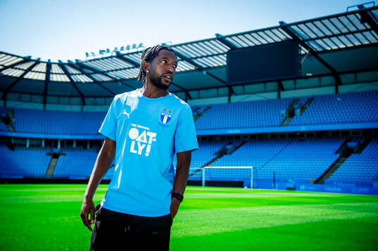 Malmö FF presenterar Warren Kamanzi som ny spelare
