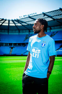 Malmö FF presenterar Warren Kamanzi som ny spelare