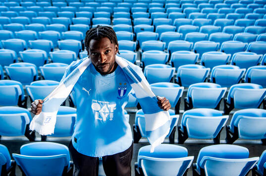 Malmö FF presenterar Warren Kamanzi som ny spelare