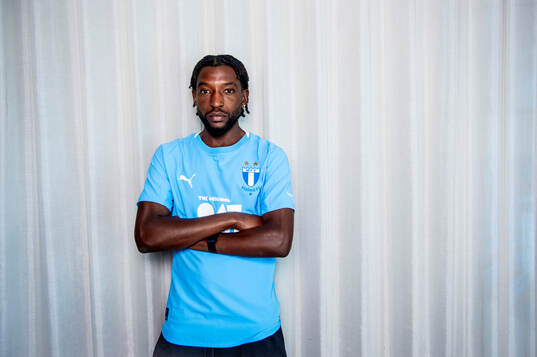Malmö FF presenterar Warren Kamanzi som ny spelare