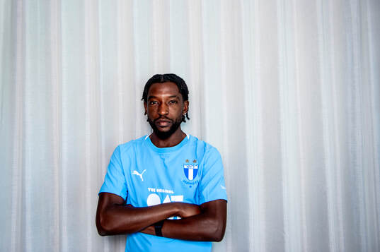 Malmö FF presenterar Warren Kamanzi som ny spelare