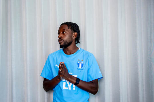 Malmö FF presenterar Warren Kamanzi som ny spelare
