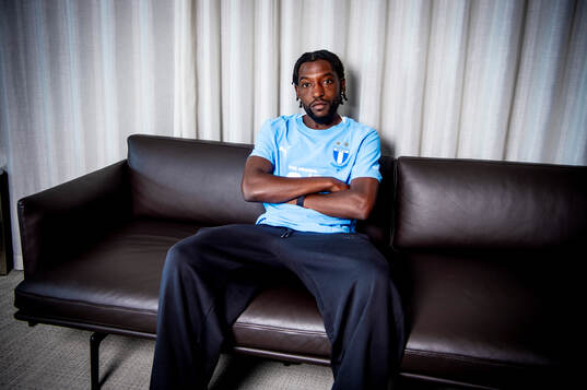 Malmö FF presenterar Warren Kamanzi som ny spelare