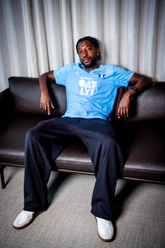 Malmö FF presenterar Warren Kamanzi som ny spelare
