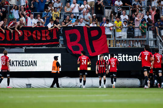 Brommapojkarnas Oliver Berg jublar