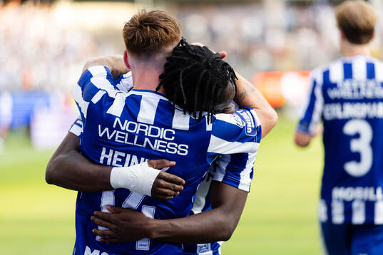 IFK Göteborgs Rockson Yeboah jublar ihop med Tobias Heintz