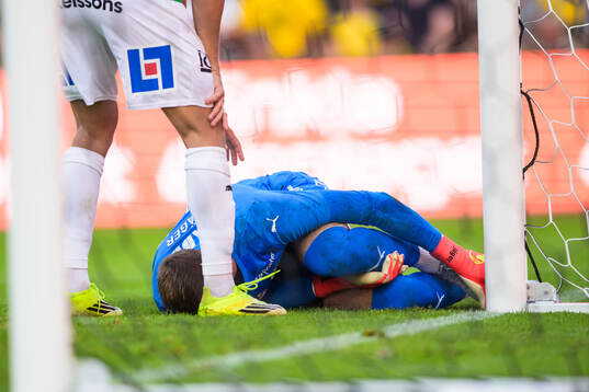 Västerås målvakt Elis Jäger får vård och
