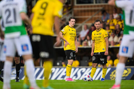 Mjällbys Elliot Stroud och Aki Samuelsen