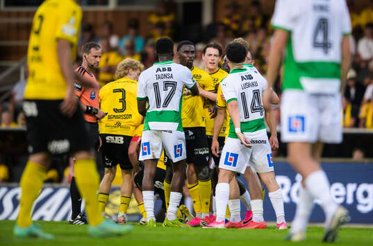 Mjällbys Martin Agnarsson och Västerås Sountonoma Axel