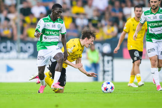 Västerås Mamadou Ousmane Diagne och Mjällbys Elliot